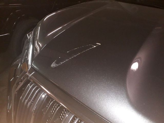 В паркинге на улице Культуры мужчина повредил с десяток машин