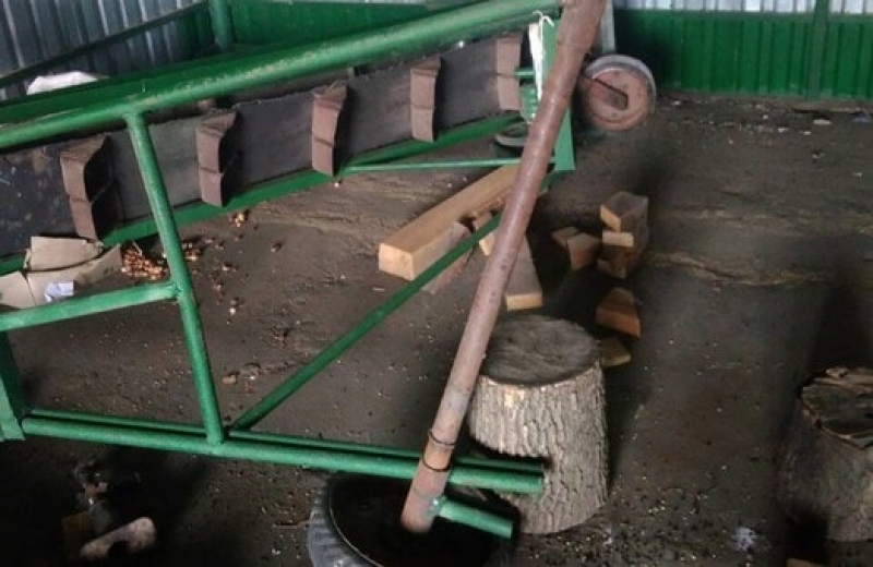 На Харьковщине мужчина погиб, ремонтируя шнек для зерна