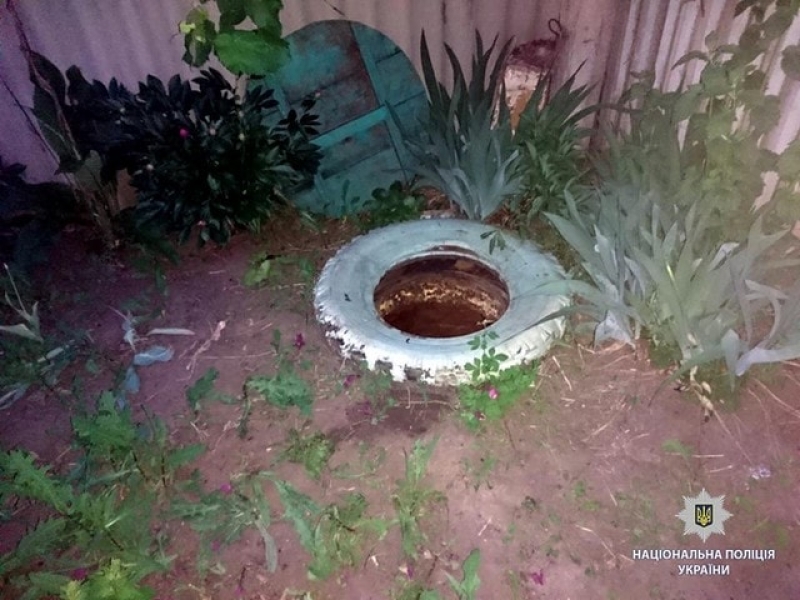 Мужчина зарезал собутыльника, а тело скинул в канализационный колодец (фото)