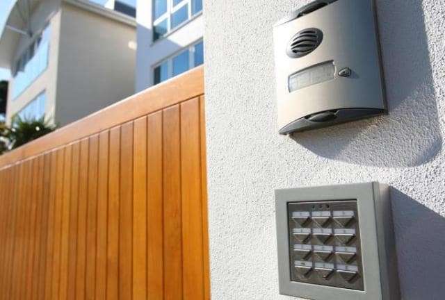 Какой домофон лучше выбрать для частного дома: обзор, советы специалистов