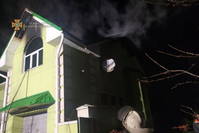 Пожар в частном реабилитационном центре тушили почти 3 часа (видео)