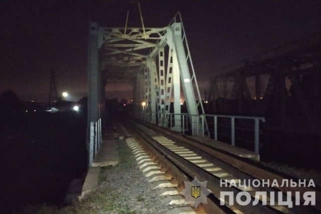 13-летняя девочка погибла от удара тока и падения с моста