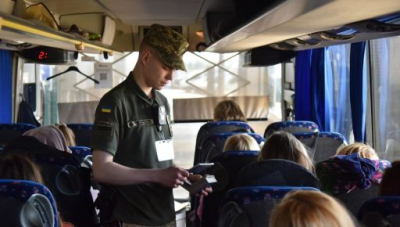 Харьковчанин попытался выехать из страны с фейковым свидетельством о рождении 3-го ребенка