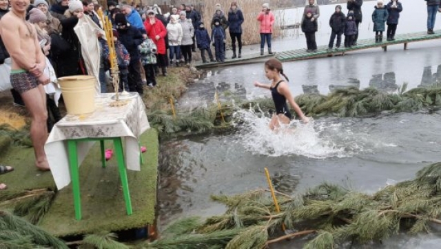 Порядок на Крещение обеспечивали силовики и спасатели