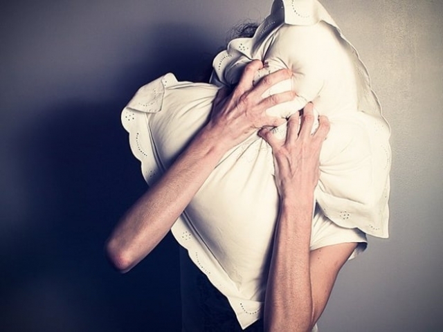 Харьковчанка, устав ухаживать за бабушкой, убила старушку