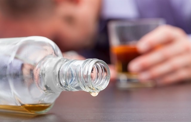 Лечение алкоголизма и способы выведения из запоя: особенности и стадии процесса