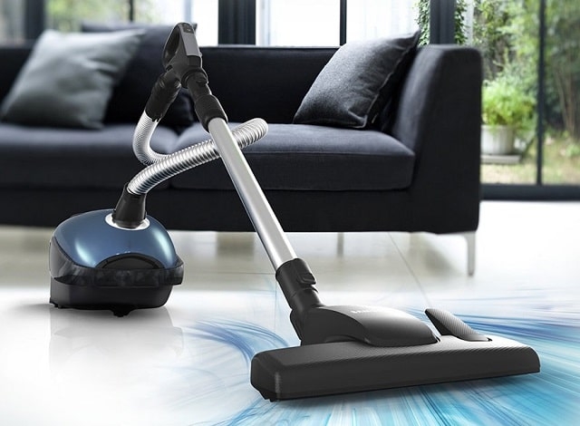 Пылесос не засасывает мусор: в чем причина?