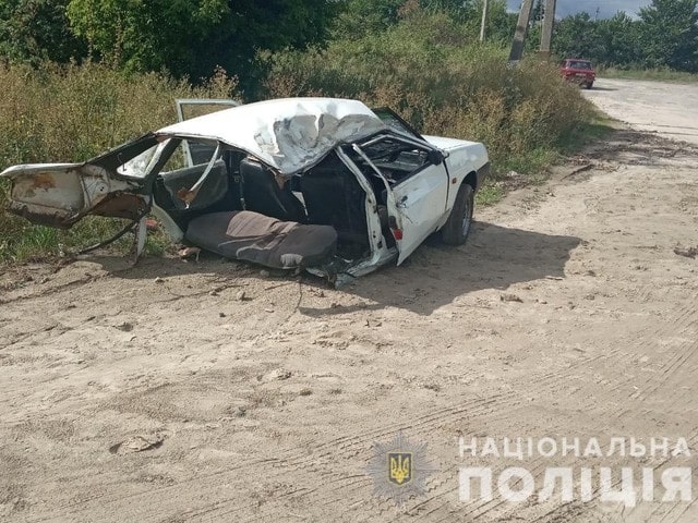 ДТП в Изюмском районе: машину разорвало пополам, погиб пассажир