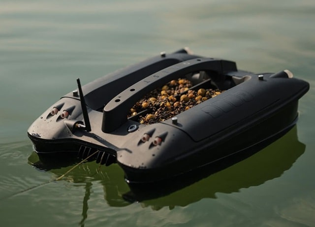 Рыбалка выходит на новый уровень: обзор кораблика для прикормки Deeper Quest