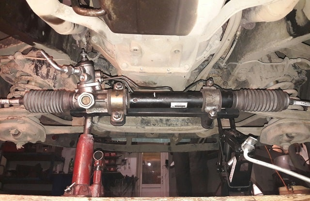 Рулевая рейка в автомобиле: что это такое и как работает