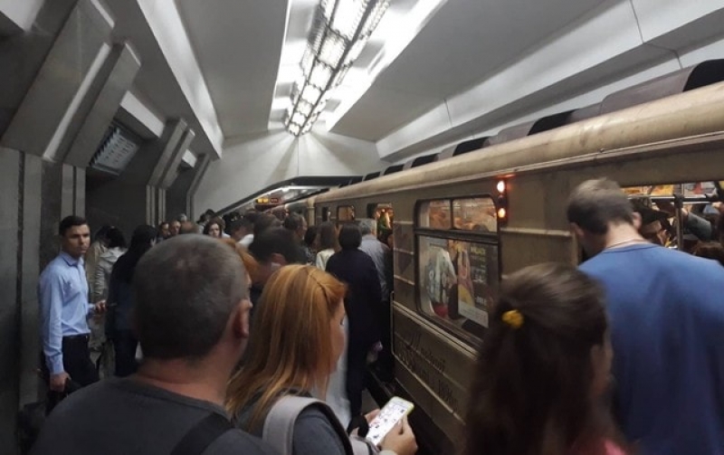 В Харьковском метро – столпотворение (фото)