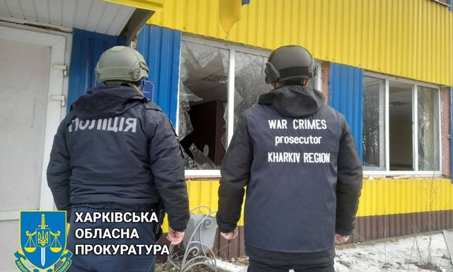 Россияне сбросили авиабомбы на сельхозпредприятия в Купянском районе (фото)