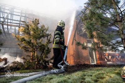 Враг атаковал дачный поселок под Печенегами двумя ракетами С-300