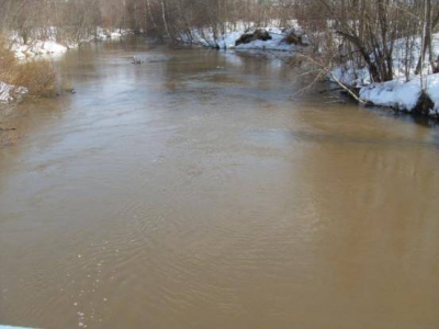 В реке под Харьковом нашли труп, завернутый в одеяло