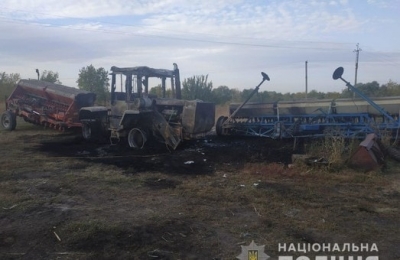 В селе Бударки неизвестные подожгли сельхозтехнику