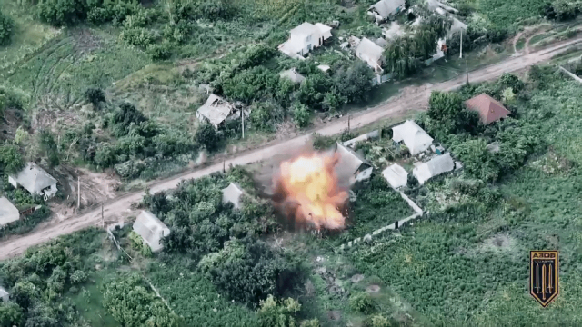 Азовцы ликвидировали в Варваровке 37 оккупантов и уничтожили вражескую технику