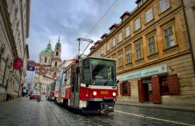 В Харькове укладывают бесшумные трамвайные линии