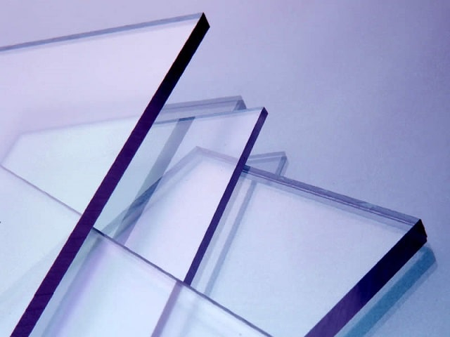 Прозорий полікарбонат: властивості, особливості матеріалу, сфера застосування