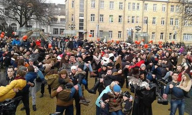 В День влюбленных харьковчане установили рекорд Украины