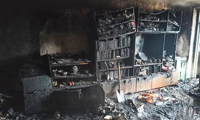 В поселке под Купянском произошел пожар – горела квартира в многоэтажном доме