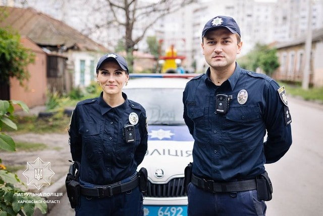 Патрульные полицейские спасли девушку от суицида