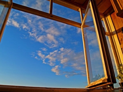 Тусовщик пытался уйти через окно