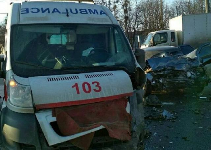 На Ландау – ДТП с участием «неотложки» (фото)