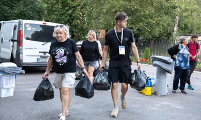 В Лозовой открылся логистический центр для приема жителей Донбасса