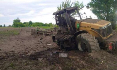 Во время работы в поле на российской мине подорвался тракторист