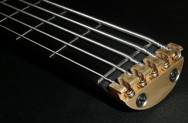 Какие струны нужны для электрогитары?