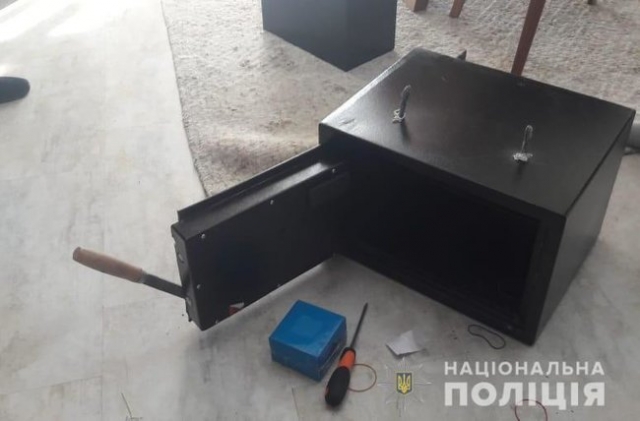 Ограбление года – из дома в Малой Даниловке вынесли огромную сумму денег