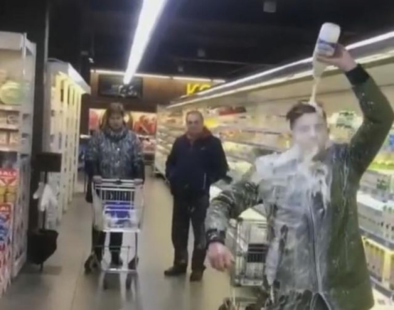 Среди харьковской молодежи набирает популярности странный челендж (видео)