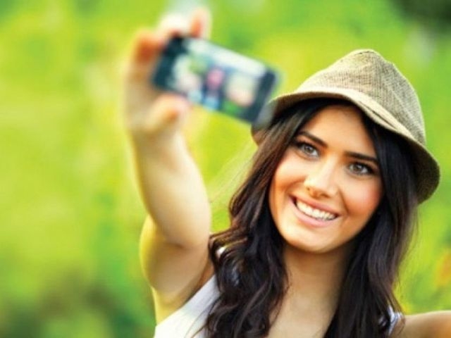 В центре Харькова оборудовали место для селфи влюбленных