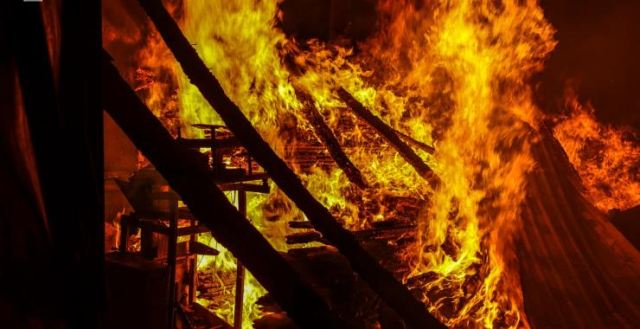 В Шевченковском районе Харькова во время пожара погиб мужчина