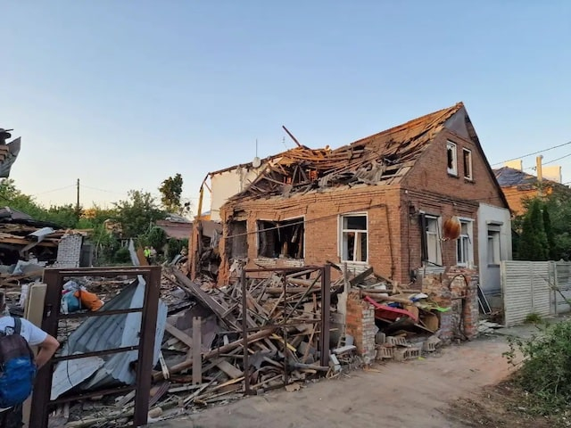 Террористы РФ ранили троих детей в Харькове: одному из них нет и месяца