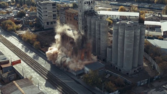 Взрывы у ЮЖД будут греметь до февраля следующего года