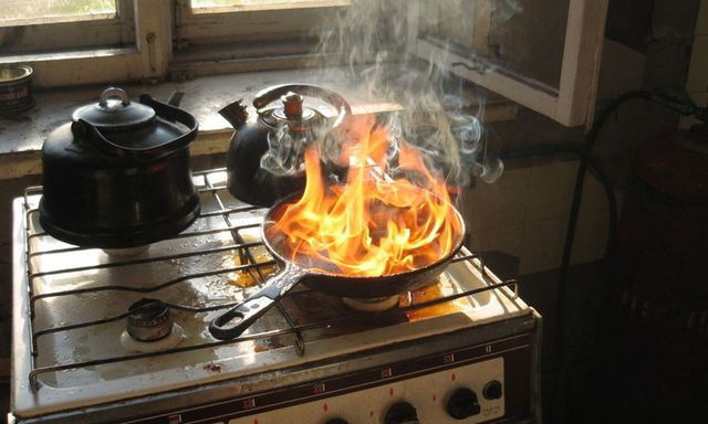 В 12-этажном доме едва не произошел пожар – спасатели приехали вовремя