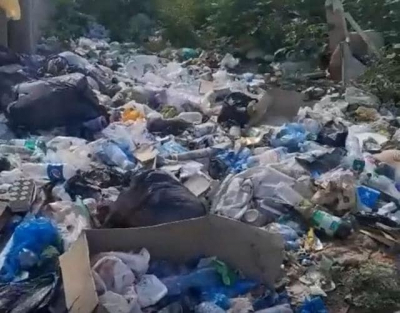 Скандал в поселке Слатино - в мусорных баках обнаружена гуманитарная помощь