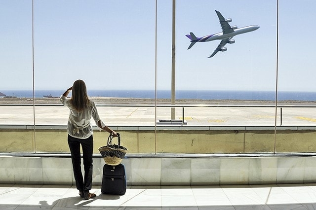 Багаж остается зимовать: в сети обсуждают казус в Харьковском аэропорту