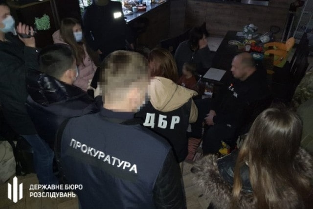 Бывший сотрудник управления ГФС и его жена присвоили чужой дом