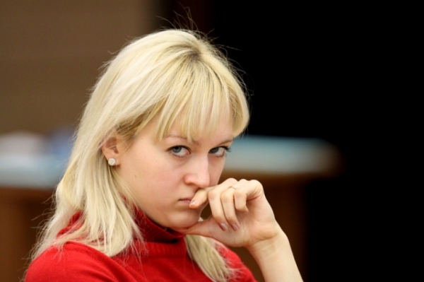 Анна Ушенина сразилась с детьми в шахматы