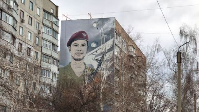 В Златополе появился мурал в четь погибшего боевого медика