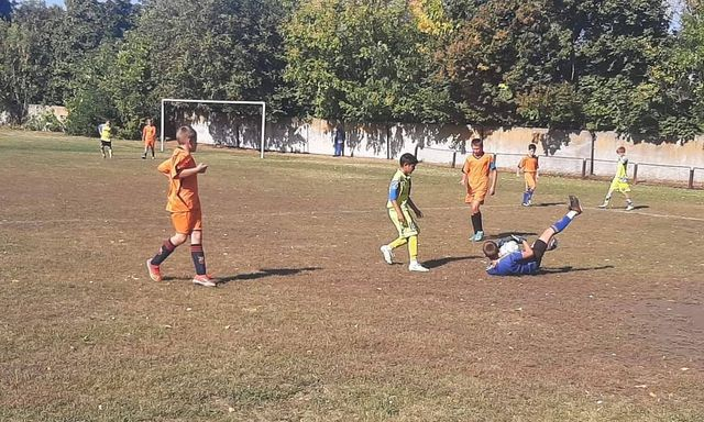 В Харьковской области провели футбольный турнир среди школьников