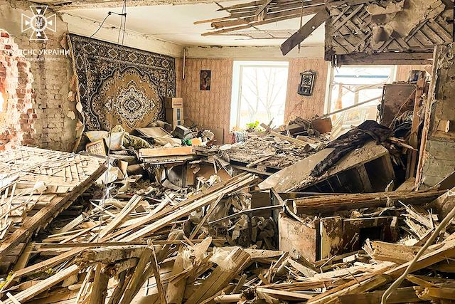 В Купянске во время обстрела погибла женщина - снаряд попал в ее квартиру