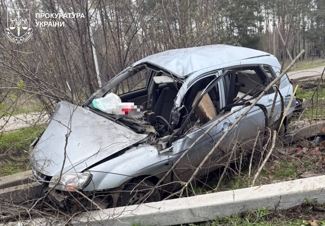 Российский беспилотник попал в автомобиль - погиб один человек и еще один ранен