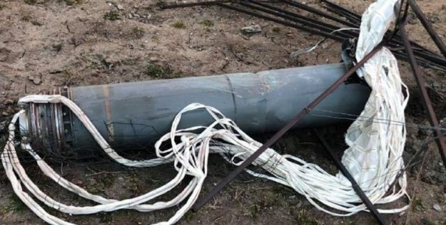 Оккупанты применили в Харькове новый вид снарядов – боеприпасы спускаются на парашютах