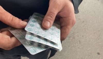 На КПП «Гоптовка» у водителя легковой машины нашли психотропные таблетки