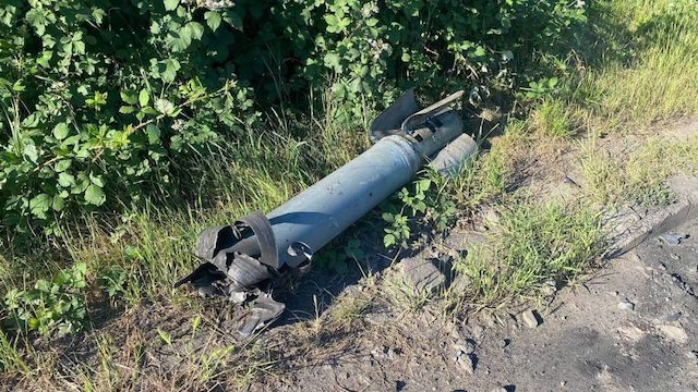 Враг ударил управляемой бомбой по Кучеровке - ранен местный житель