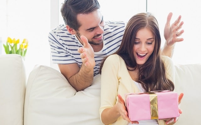 Что подарить жене на День рождения: идеи подарков