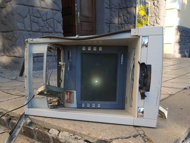 Ночью в пос. Рогань прогремел взрыв – взорвали банкомат